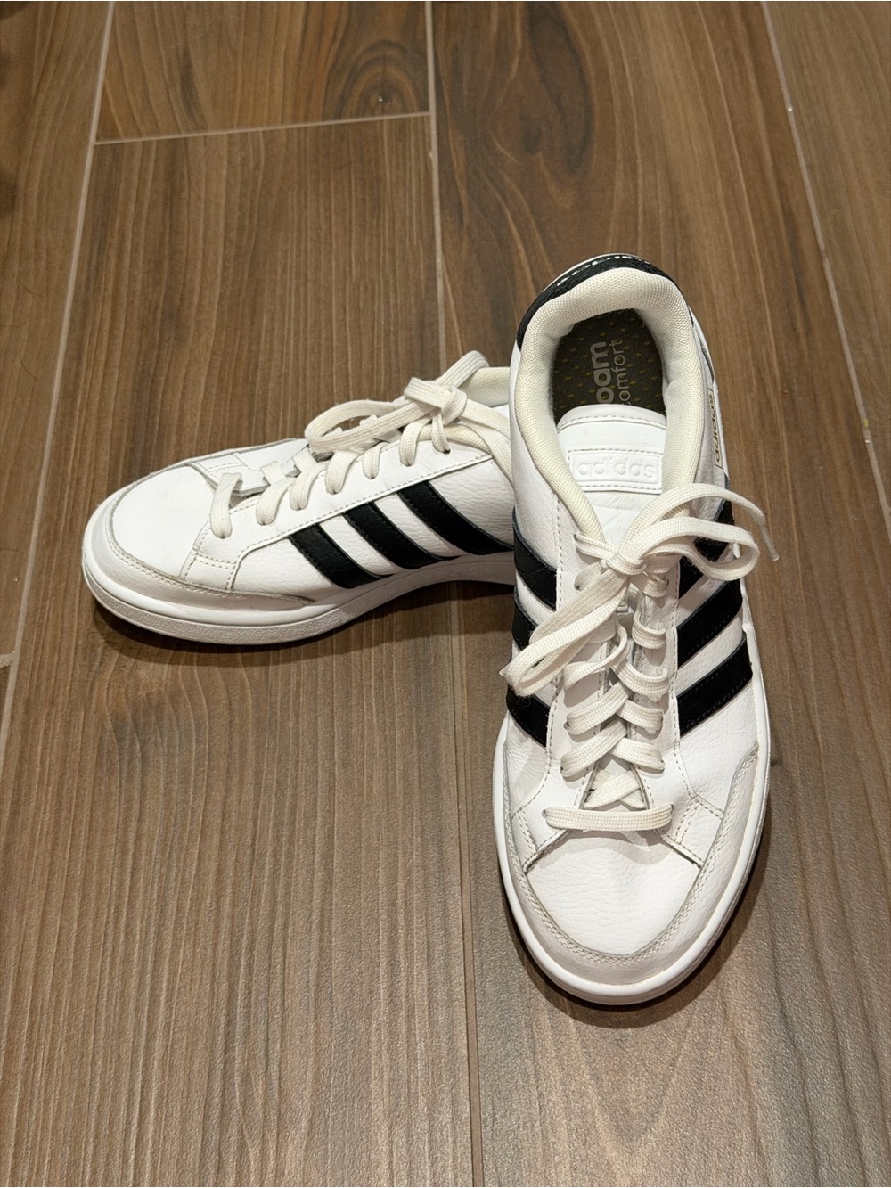 Women’s Adidas Grand Court Leather Tennis Shoes - size 10